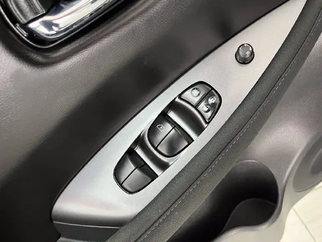 2025 Nissan LEAF - $14,996