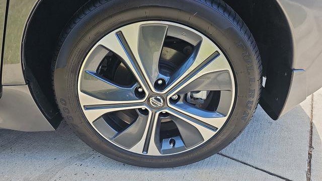 2019 Nissan LEAF S