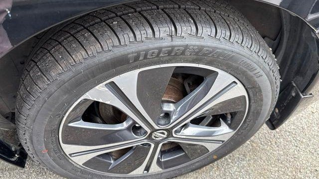 2018 Nissan LEAF SV