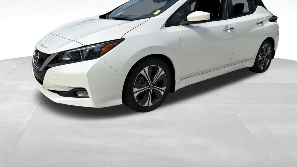 2022 Nissan LEAF SV