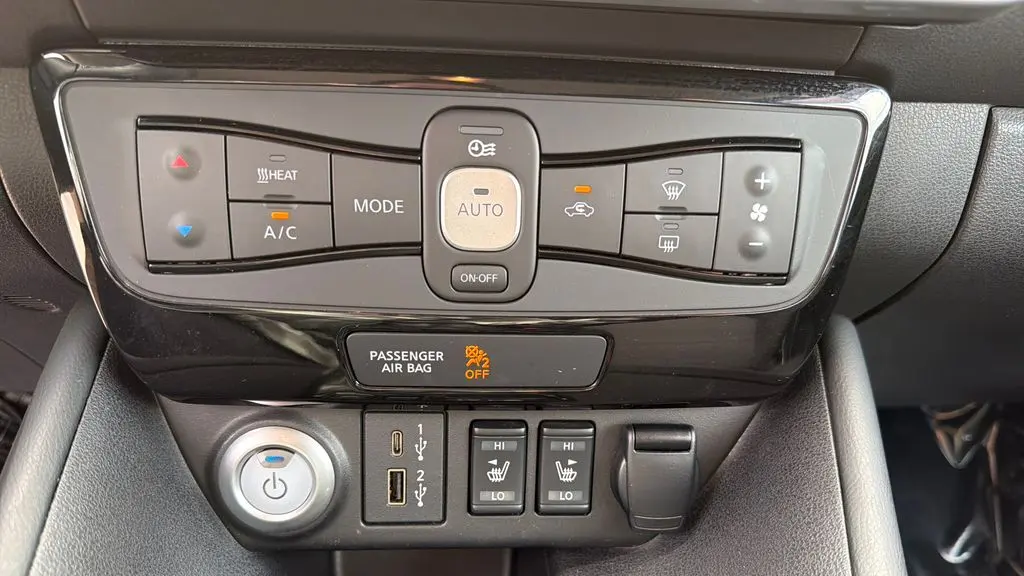 2022 Nissan LEAF SV