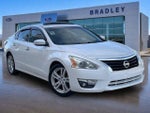 2015 Altima Thumbnail 1
