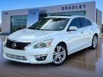 2015 Altima Thumbnail 3