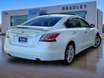 2015 Altima Thumbnail 7