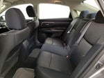 2016 Altima Thumbnail 19