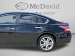 2015 Altima Thumbnail 28