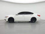 2016 Altima Thumbnail 3
