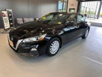 2019 Altima Thumbnail 1