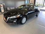 2019 Altima Thumbnail 2