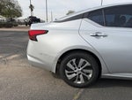 2019 Altima Thumbnail 18