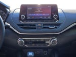 2021 Altima Thumbnail 16