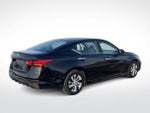 2023 Altima Thumbnail 9