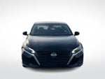 2023 Altima Thumbnail 4