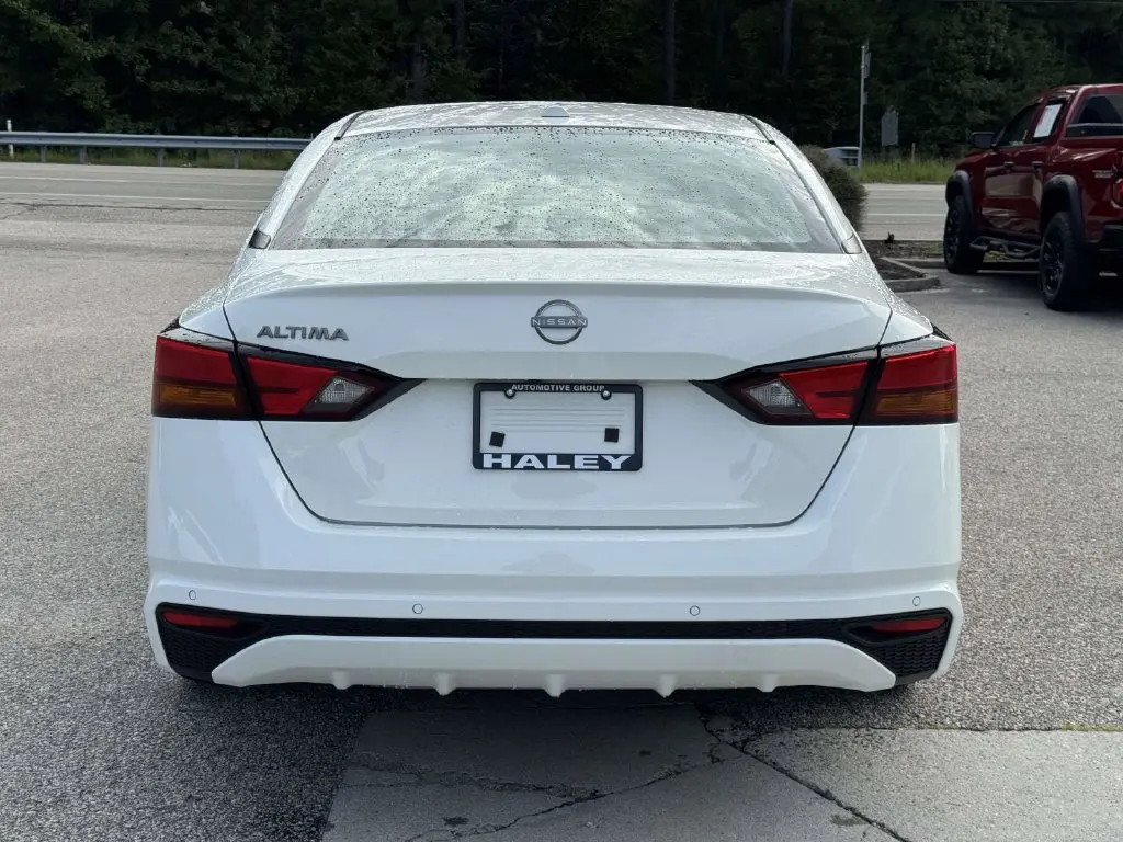 2025 Nissan Altima - $21,300