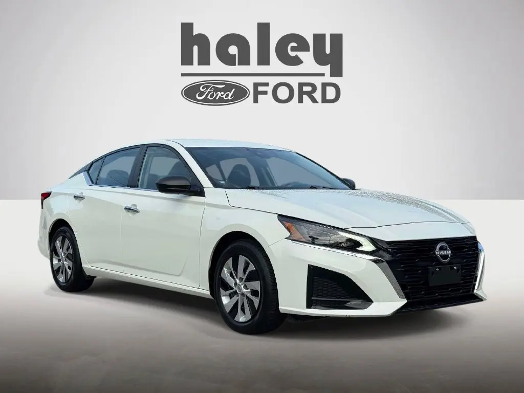 2025 Nissan Altima - $21,300