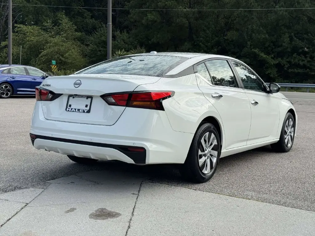 2025 Nissan Altima - $21,300