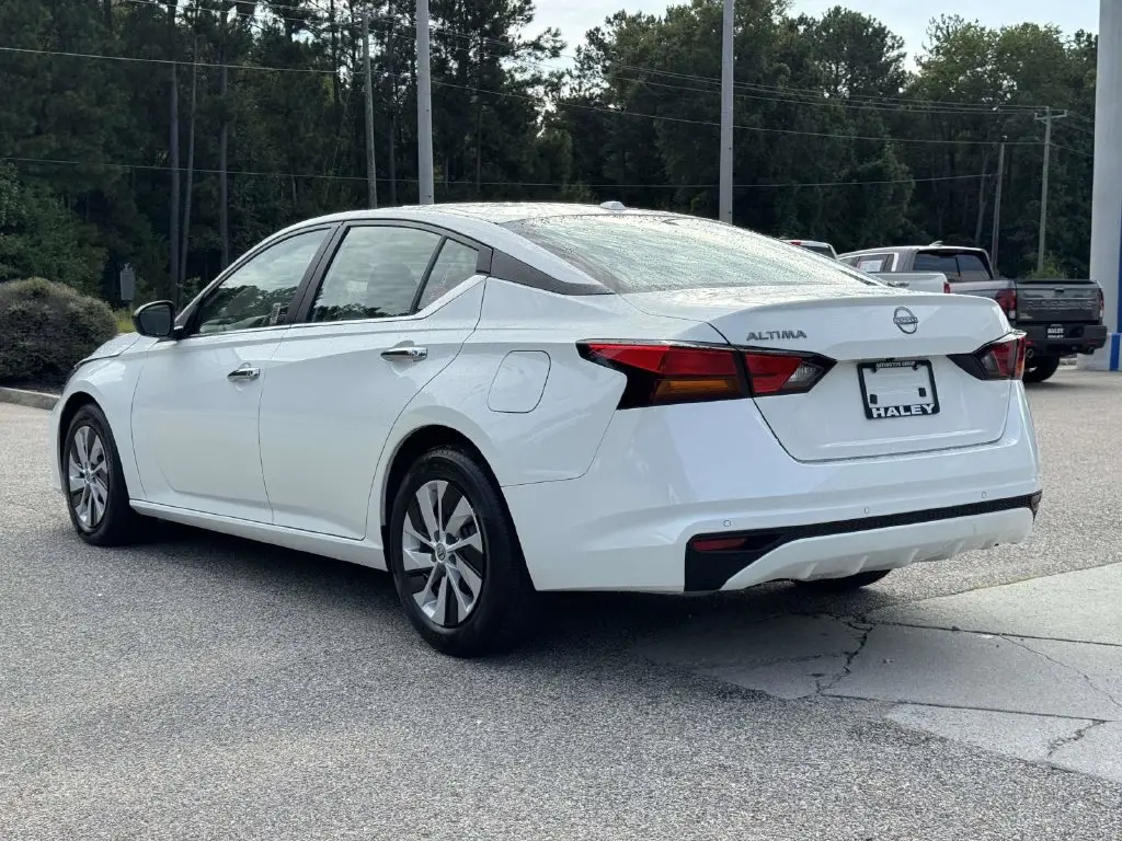 2025 Nissan Altima - $21,300