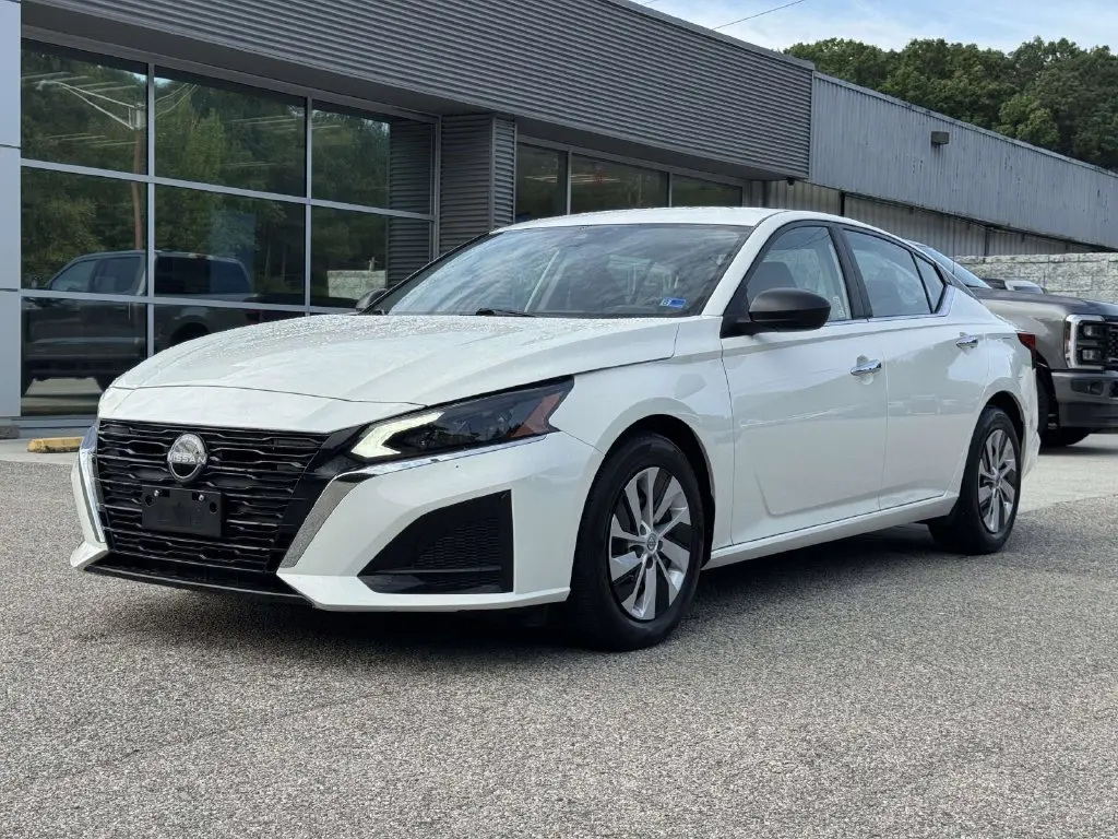 2025 Nissan Altima - $21,300
