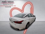 2025 Altima Thumbnail 3