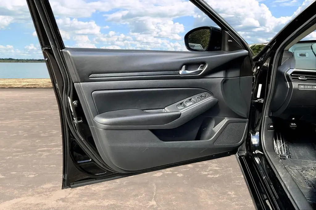 2021 Nissan Altima - $13,995