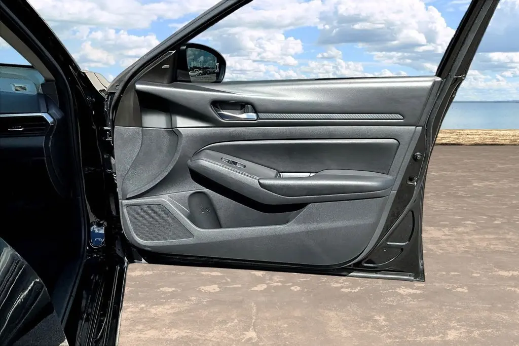 2021 Nissan Altima - $13,995