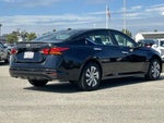 2025 Altima Thumbnail 4