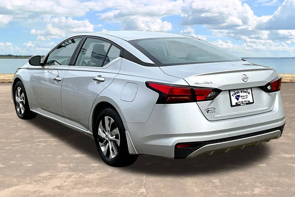 2022 Nissan Altima - $19,795