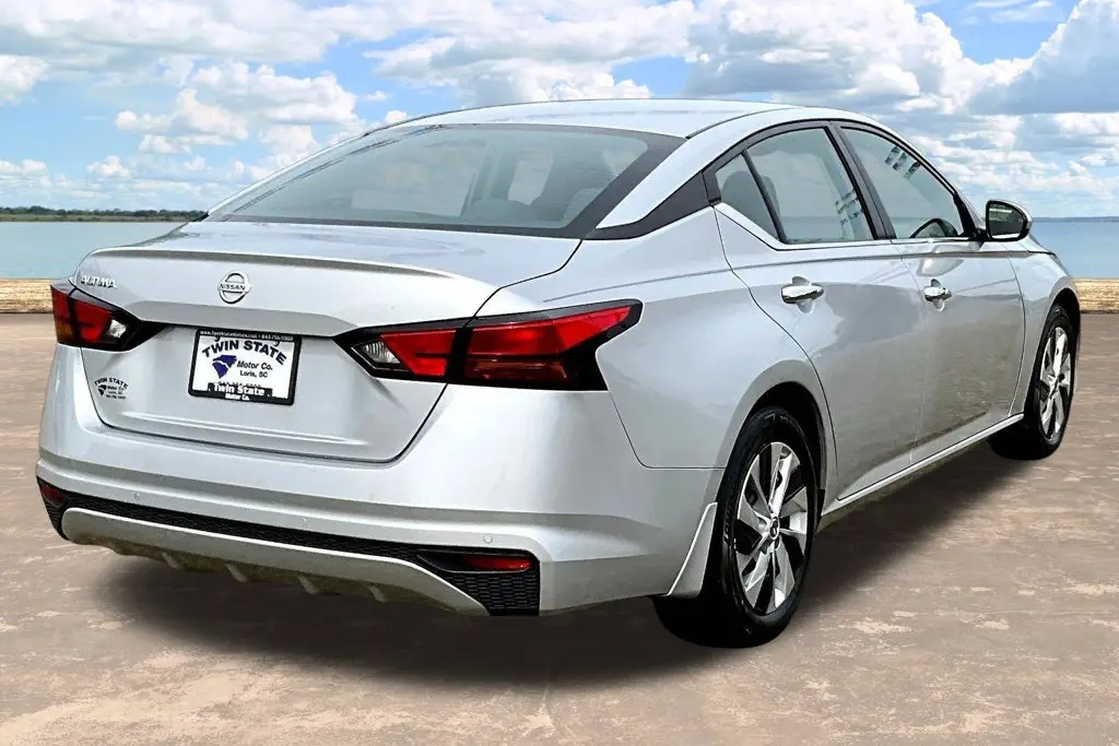 2022 Nissan Altima - $19,795