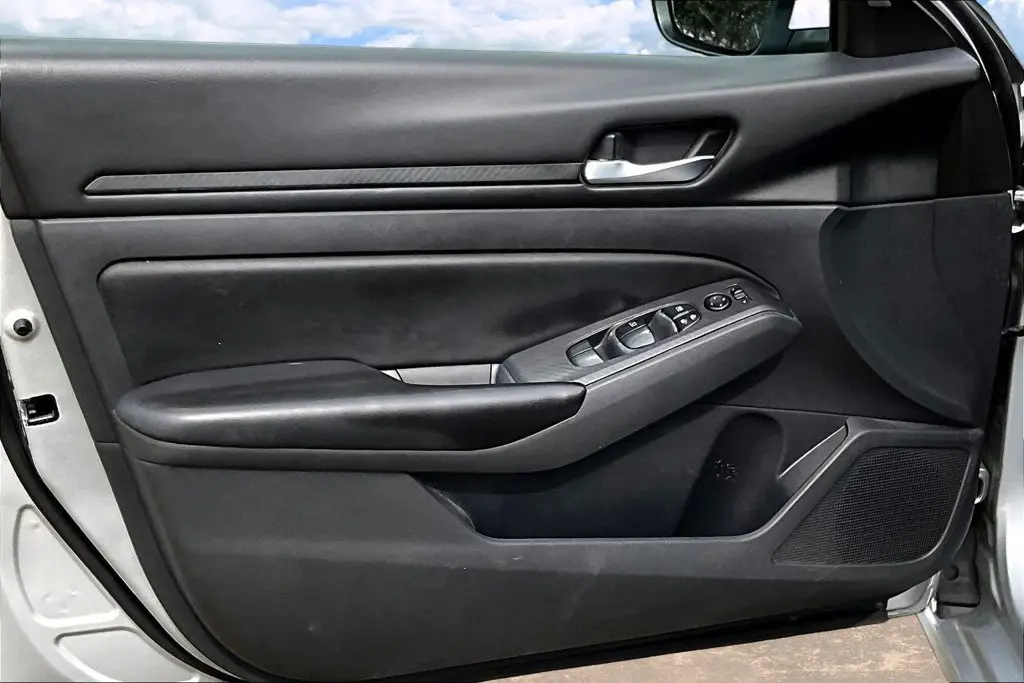 2022 Nissan Altima - $19,795