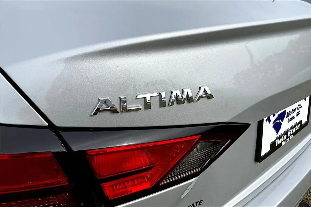 2022 Nissan Altima - $19,795