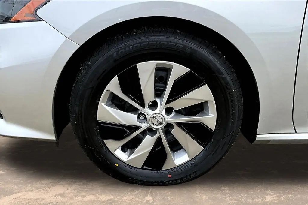 2022 Nissan Altima - $19,795
