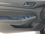 2025 Altima Thumbnail 15