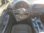2022 Altima Thumbnail 14