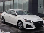 2025 Altima Thumbnail 2