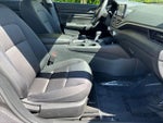 2022 Altima Thumbnail 13