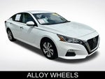 2020 Altima Thumbnail 3