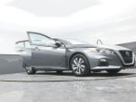 2019 Altima Thumbnail 22