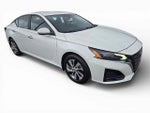 2023 Altima Thumbnail 2
