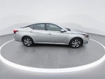 2022 Altima Thumbnail 2