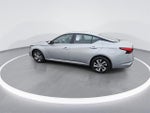 2022 Altima Thumbnail 7