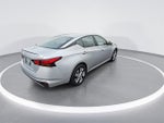 2022 Altima Thumbnail 9