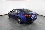 2020 Altima Thumbnail 3