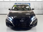 2024 Altima Thumbnail 2