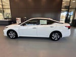 2025 Altima Thumbnail 3
