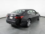 2021 Altima Thumbnail 15