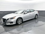 2022 Altima Thumbnail 1