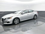2022 Altima Thumbnail 2