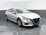 2022 Altima Thumbnail 3