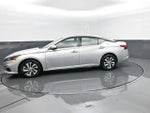 2022 Altima Thumbnail 5