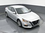 2022 Altima Thumbnail 18